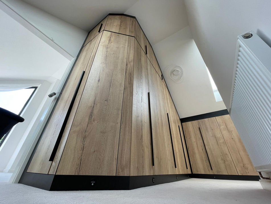 Bespoke fitted wardrobe by DTR Customs, Nottingham