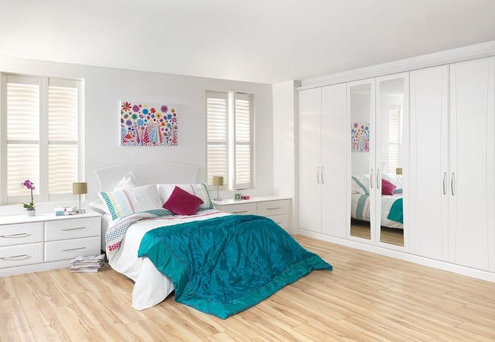 Alcove wardrobe storage